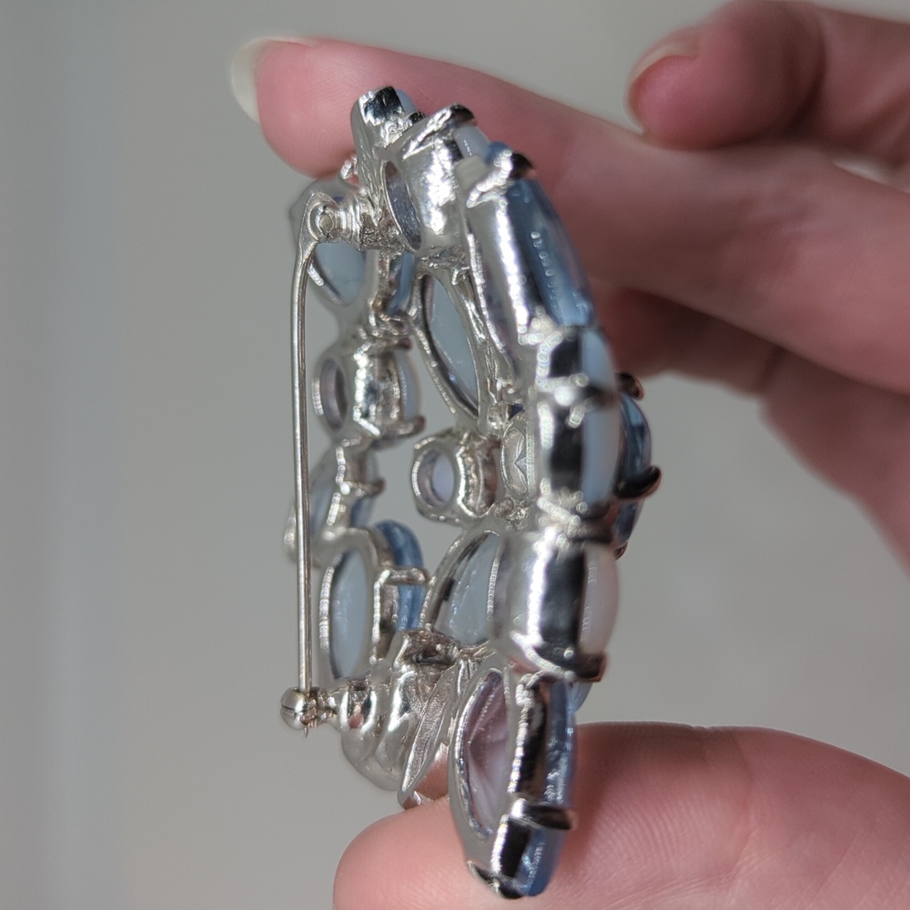 Vintage Schiaparelli Opalescent Blue Rhinestone Brooch Open Back - Picture 7 of 11